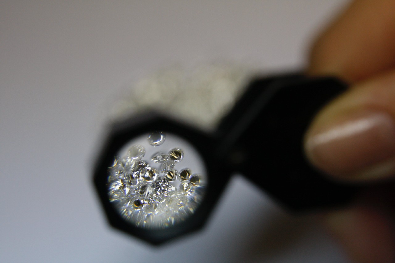 Viewing diamonds through a jeweler’s loop